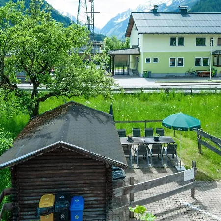 Alluring Holiday In Salzburg With Balcony Σπίτι διακοπών Fusch an der Glocknerstraße