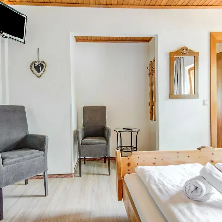 Alluring Holiday In Salzburg With Balcony Σπίτι διακοπών Fusch an der Glocknerstraße